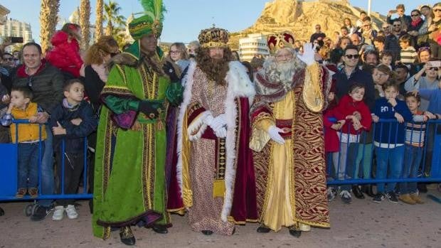 Alicante mantiene su Cabalgata de Reyes pese al coronavirus con un nuevo recorrido para evitar aglomeraciones