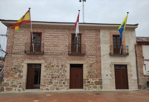 Nueva imagen del Ayuntamiento de Cardiel de los Montes, recién rehabilitado