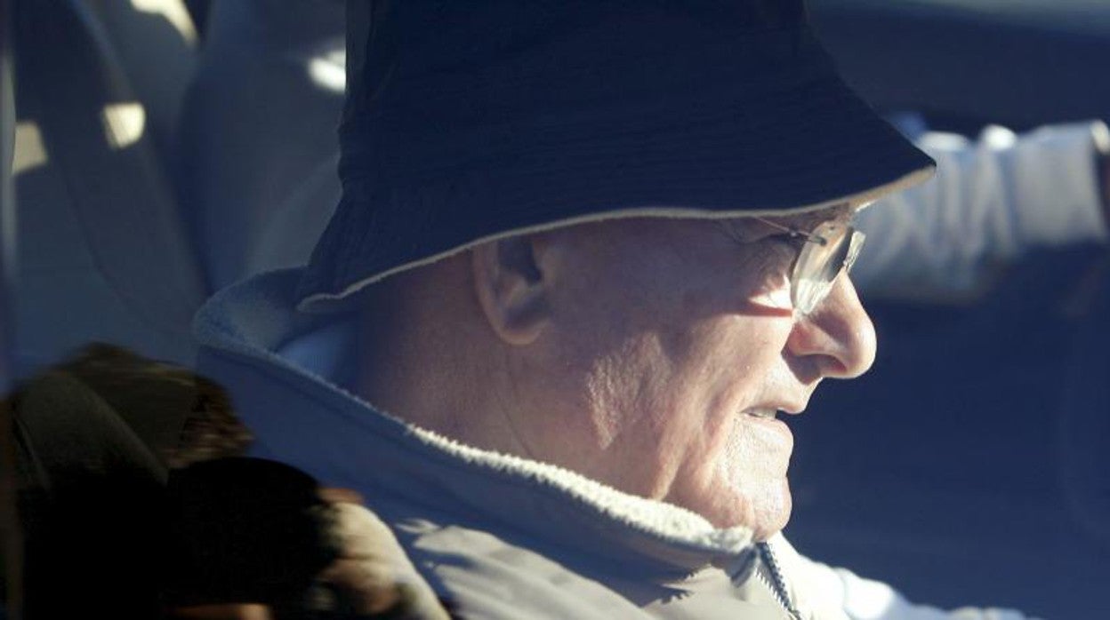 Manuel Charlín saliendo de la cárcel de A Lama de Pontevedra en julio de 2010