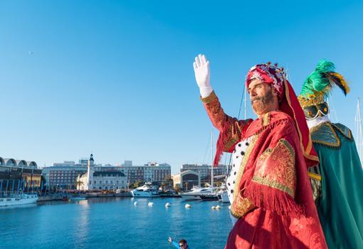 Imagen de archivo de los Reyes Magos llegando al puerto de Valencia