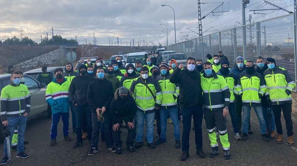 Trabajadores del mantenimiento del AVE en Villaseca protestan este lunes en Toledo por cambios laborales de la empresa