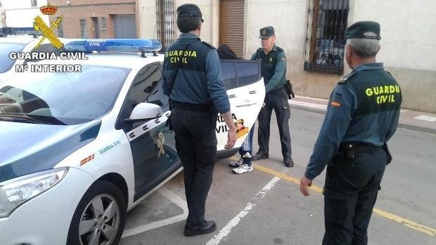 Detenida una mujer por cometer 17 robos en el interior de viviendas habitadas de Almadén