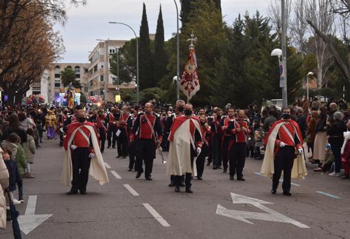 Miles de personas contemplan el desfile por las calles más céntricas de Ciudad Real