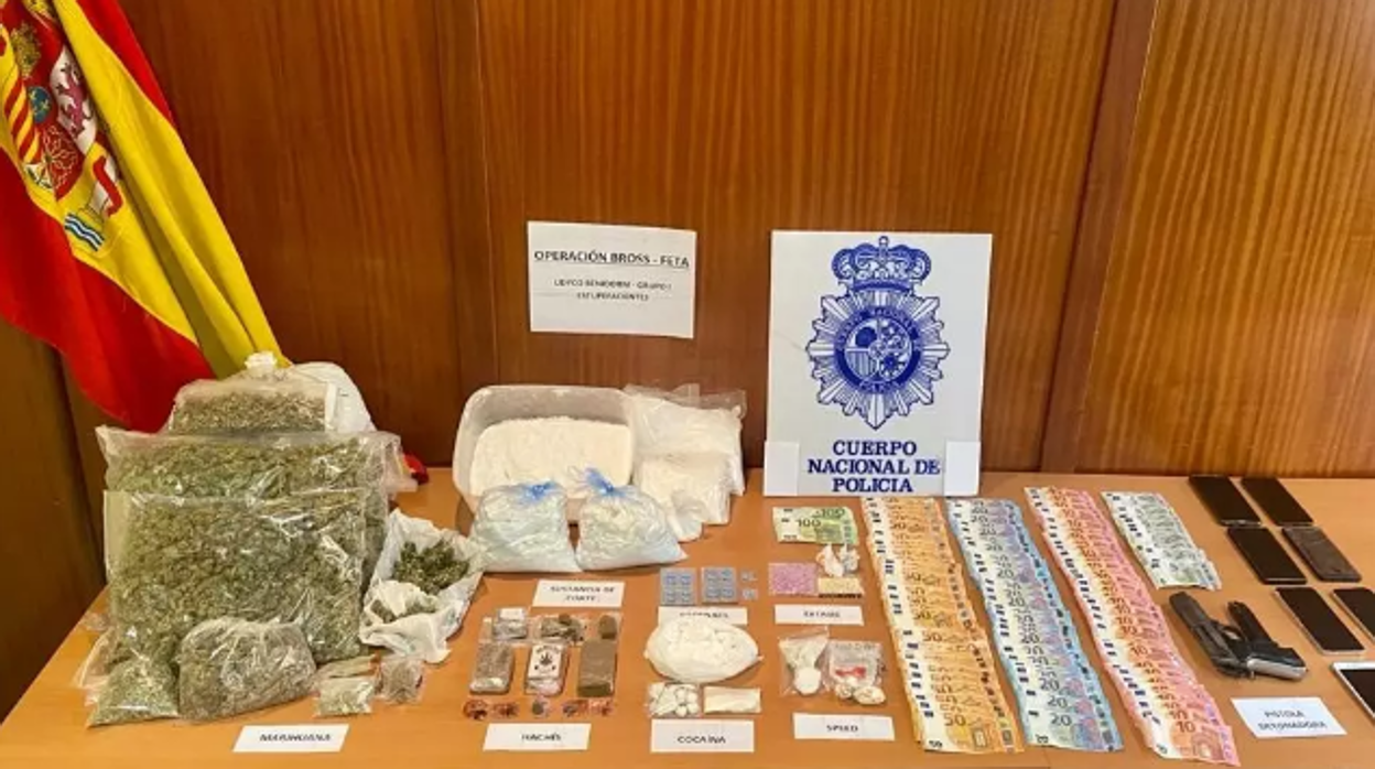 Imagen del material incautado por la Policía Nacional en las localidades alicantinas de Benidorm, La Nucía y Benimantell