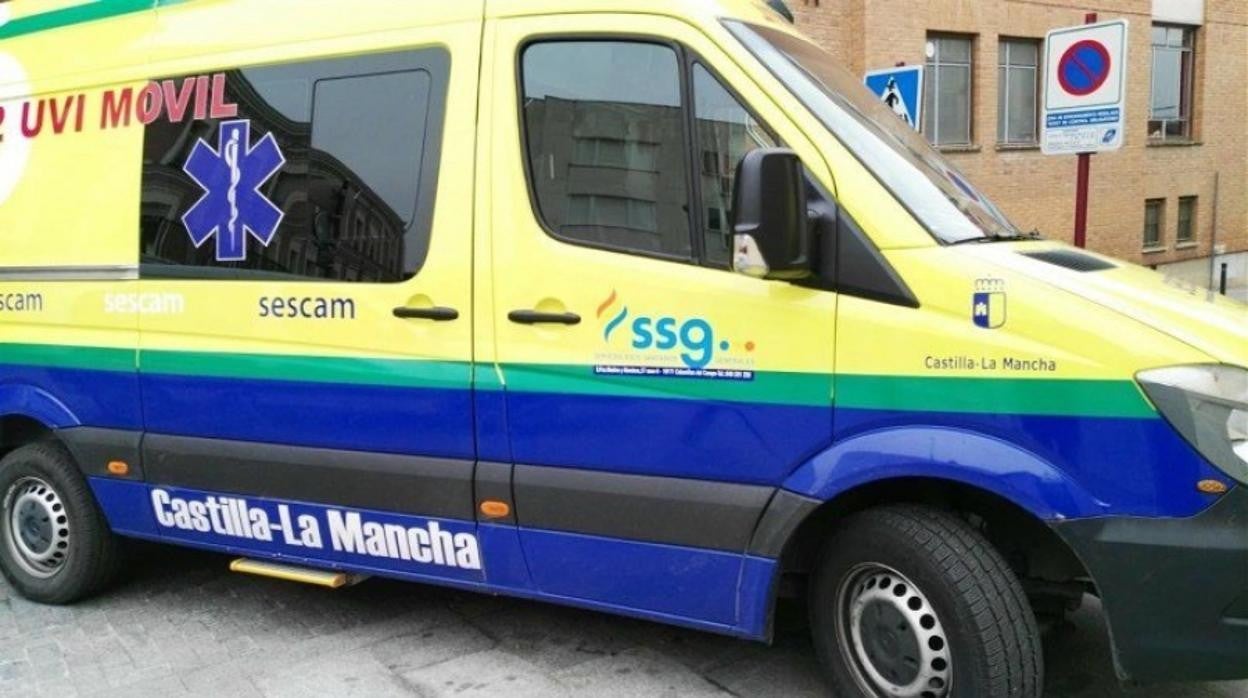 Tres afectados por inhalación de humo tras un incendio originado en un chalé de El Casar