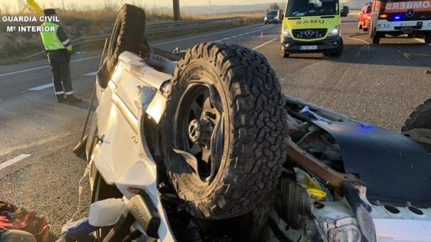 Localizan al conductor fugado tras chocar con otro coche y dejarlo volcado en Valencia