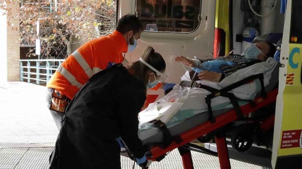 Los ingresos hospitalarios siguen aumentando por el Covid