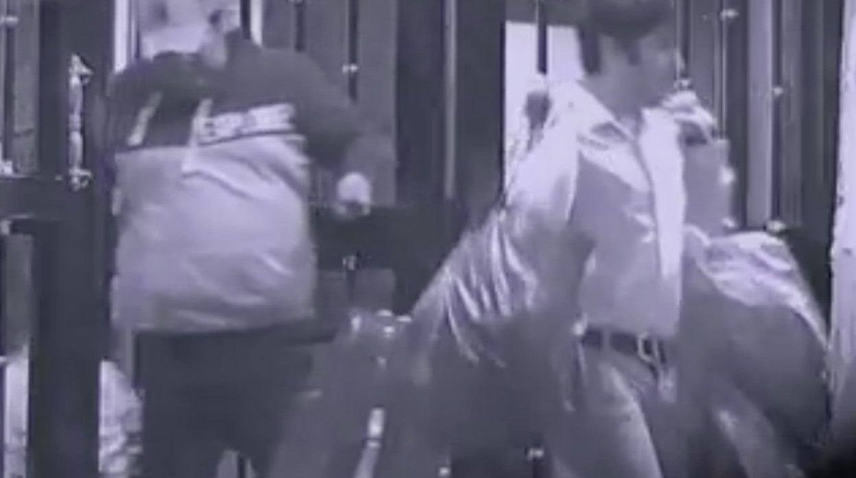 Lupin (derecha) y su compinche Jairo, captados por la UCO en una vigilancia