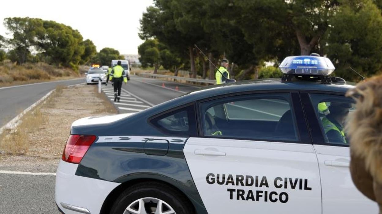 Imagen de archivo de un control de la Guardia Civil