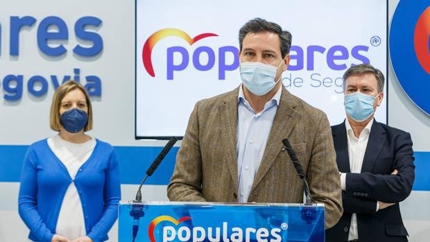 De la Hoz critica las «estrategias manidas y sucias» para «desestabilizar» al PP