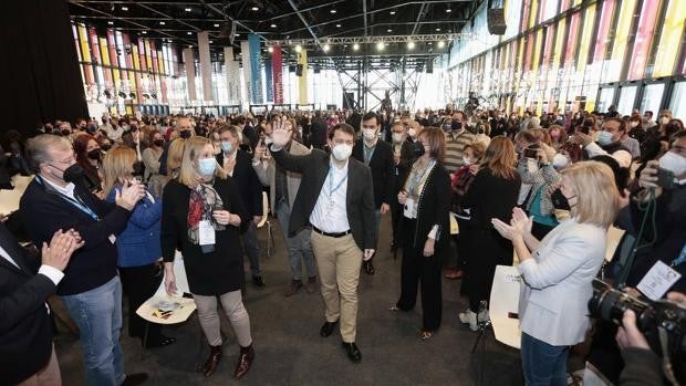 Vázquez pide «aprender la lección» y concentrar el voto de centro derecha en el PP