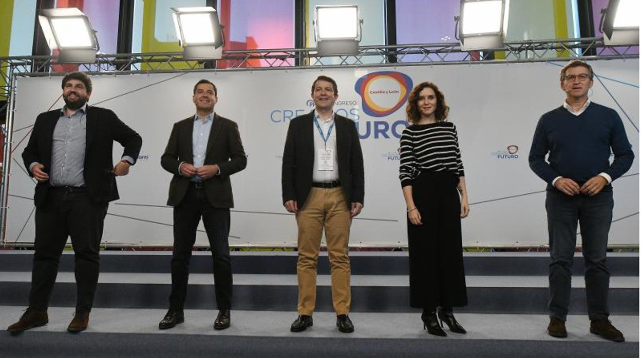 Fernando López Miras, Juanma Moreno, Alfonso Fernández Mañueco, Isabel Díaz Ayuso y Alberto Núñez Feijóo, en el congreso del PP de Castilla y León