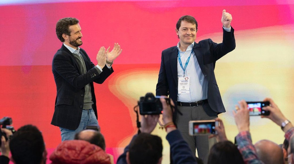 Pablo Casado y Alfonso Fernández Mañueco, en el congreso del PP de Castilla y León