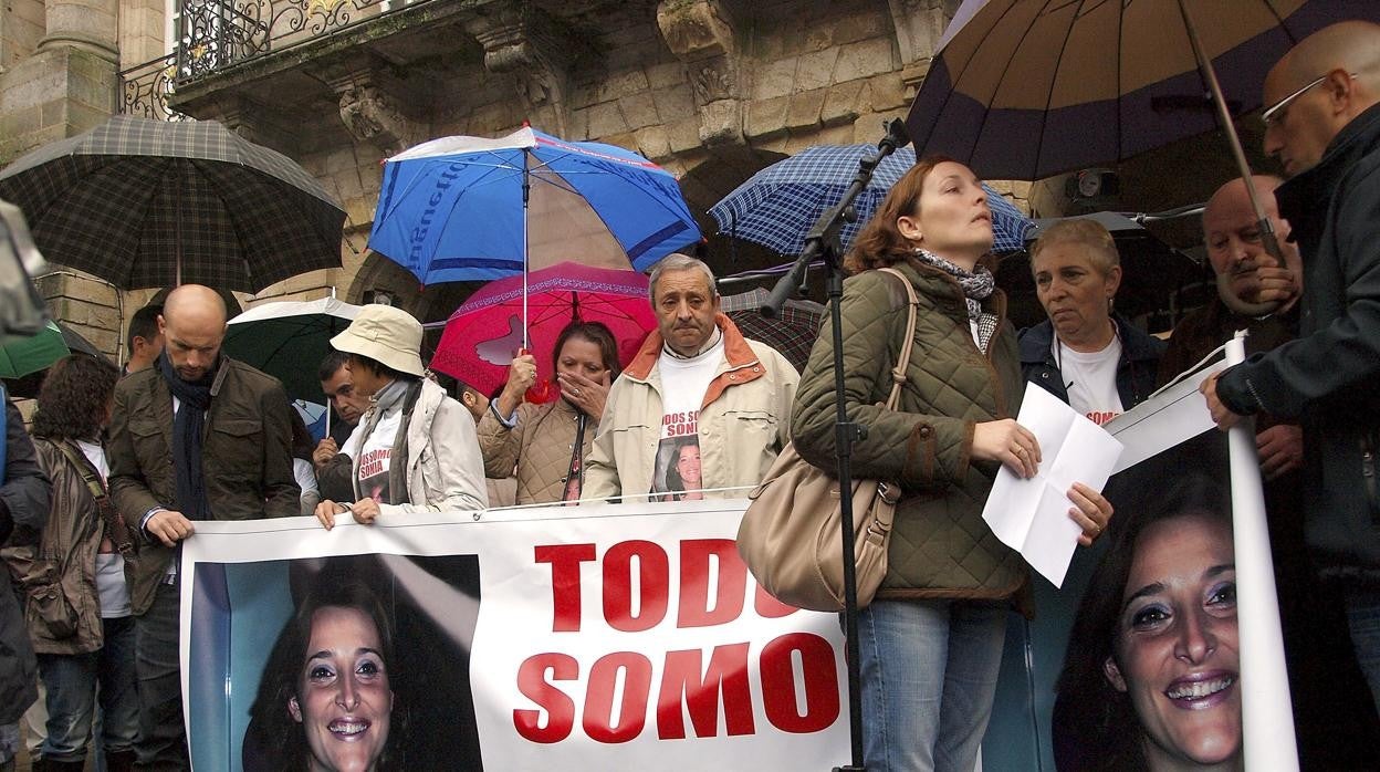 Concentración en homenaje a Sonia Iglesias, en la capital gallega en 2010