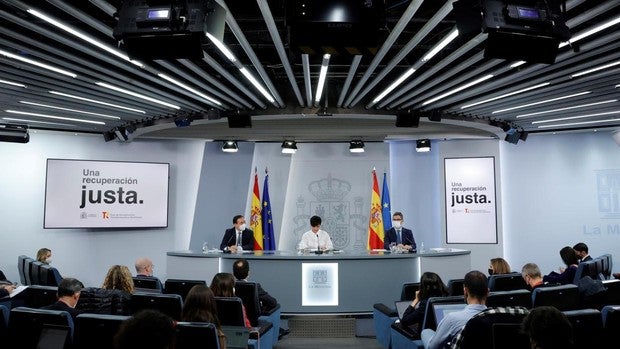 PP y Cs denuncian el veto de La Moncloa a ABC y otros medios