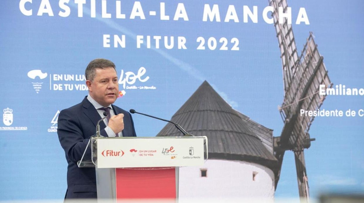 García-Page, durante su intervención en el pabellón de Castilla-La Mancha, en Fitur