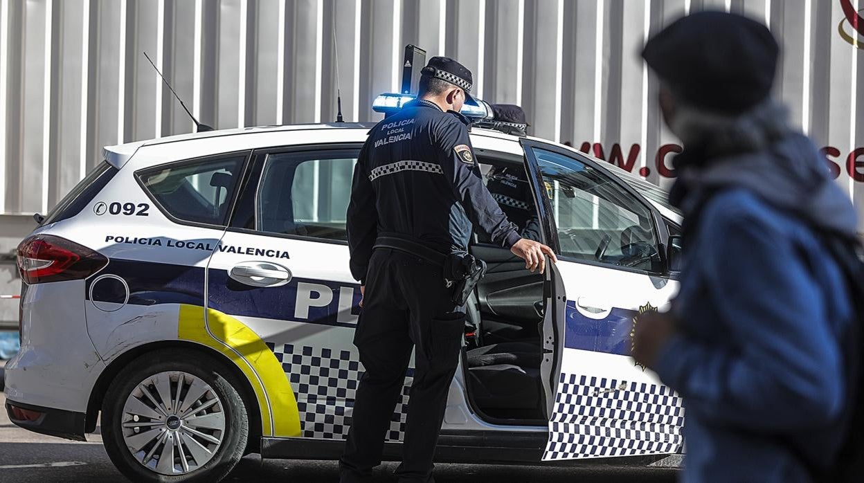 Imagen de archivo de un agente de la Policía Local de Valencia