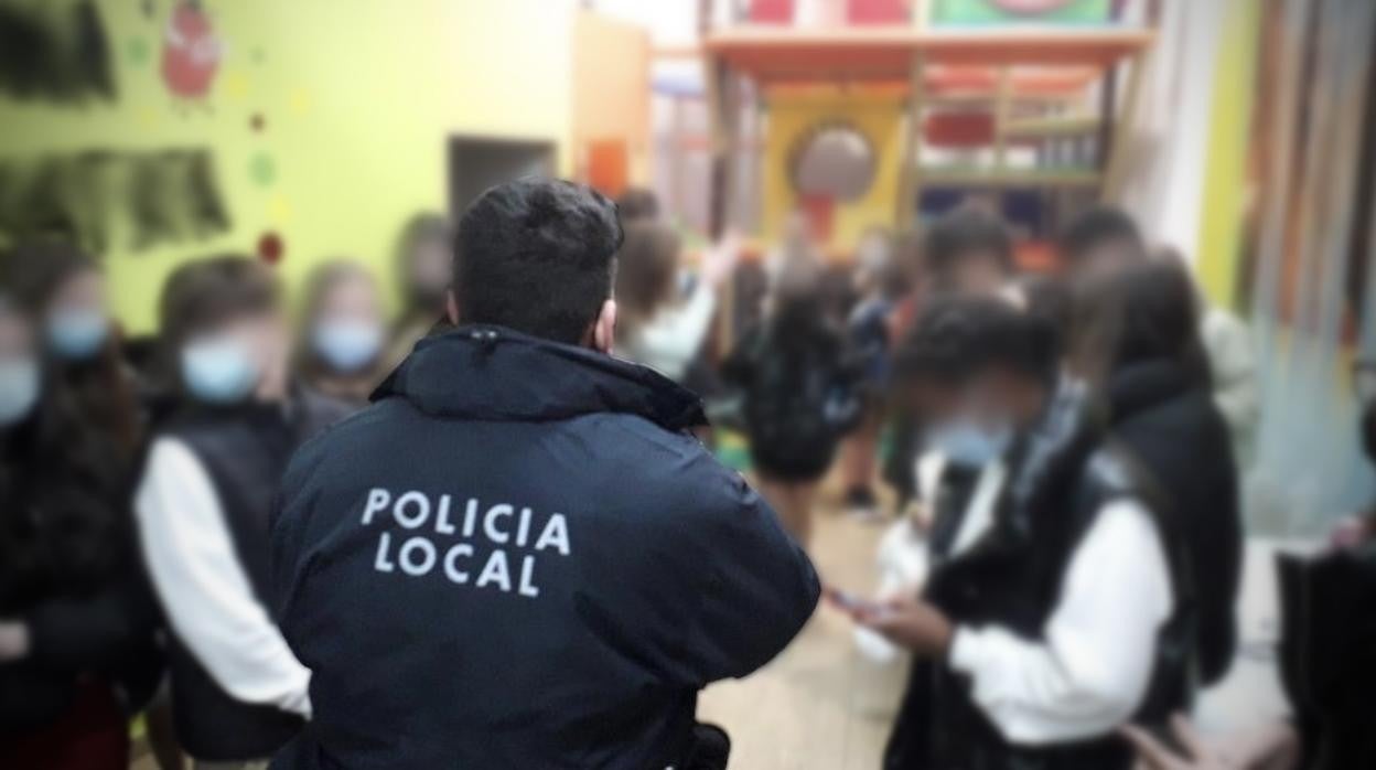 Intervención de la Policía Local de Elche en la fiesta