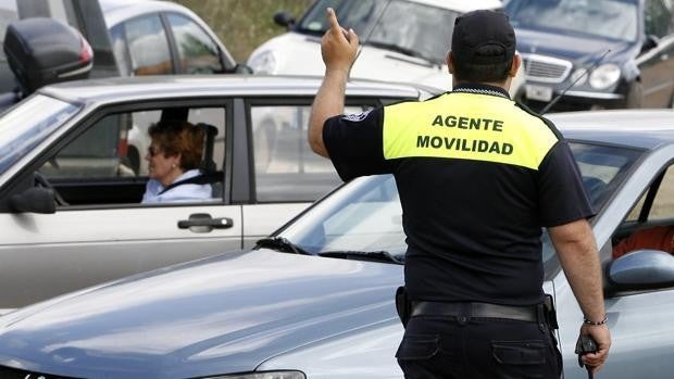 Toledo se queda sin agentes de movilidad, que pasan a ser policías locales