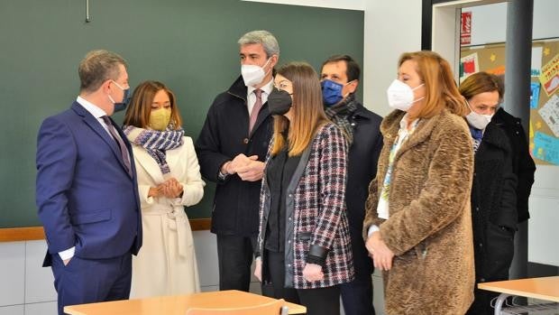 La Diputación destina 6,5 millones a proteger los colegios de la provincia frente a la covid