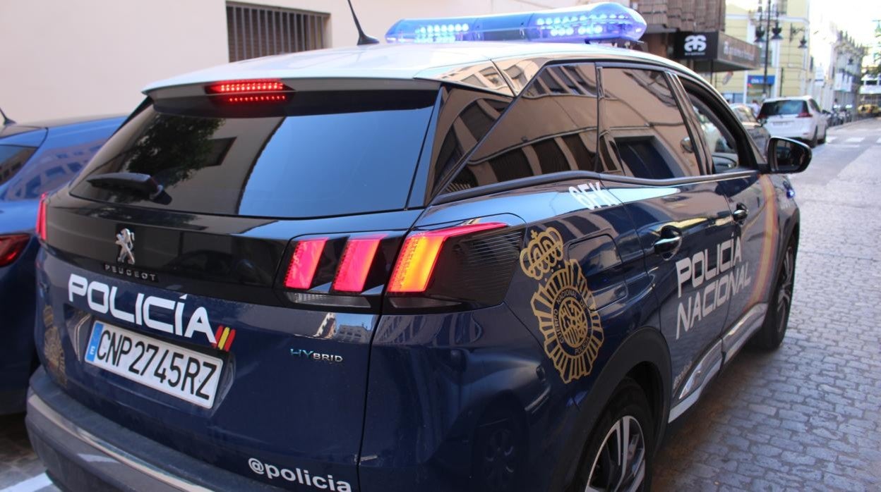 Imagen de recurso de un coche patrulla de la Policía Nacional en Valencia