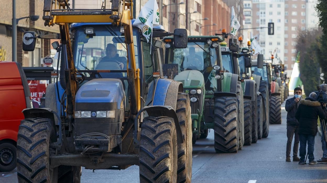 Tractorada en protesta al plan enviado por España para la próxima PAC