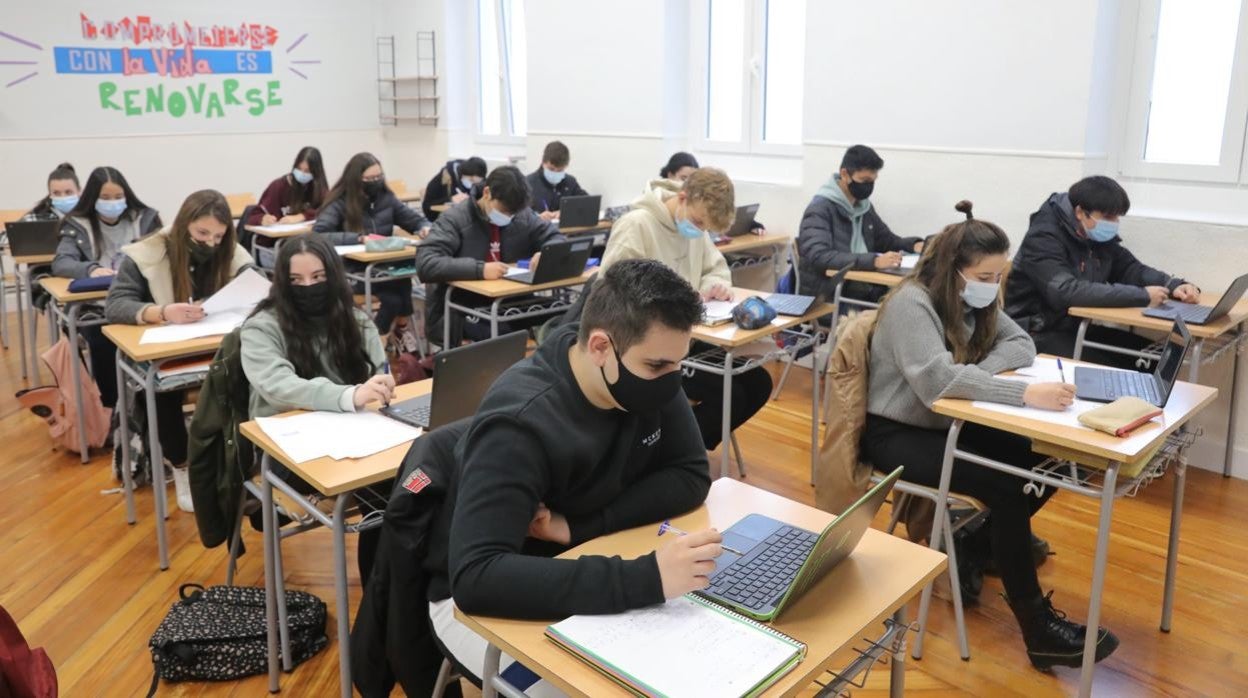 Educación comenzará a bajar a partir del próximo curso la ratio máxima de alumnos en todas las etapas