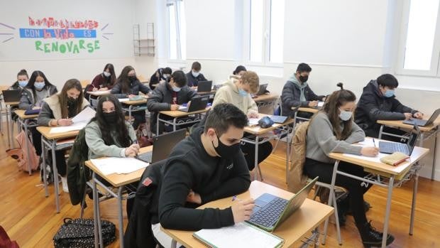 Educación comenzará a bajar a partir del próximo curso la ratio máxima de alumnos en todas las etapas