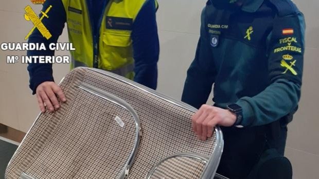 Detienen a un joven de 18 años con más de tres kilos de cocaína en el aeropuerto de Valencia