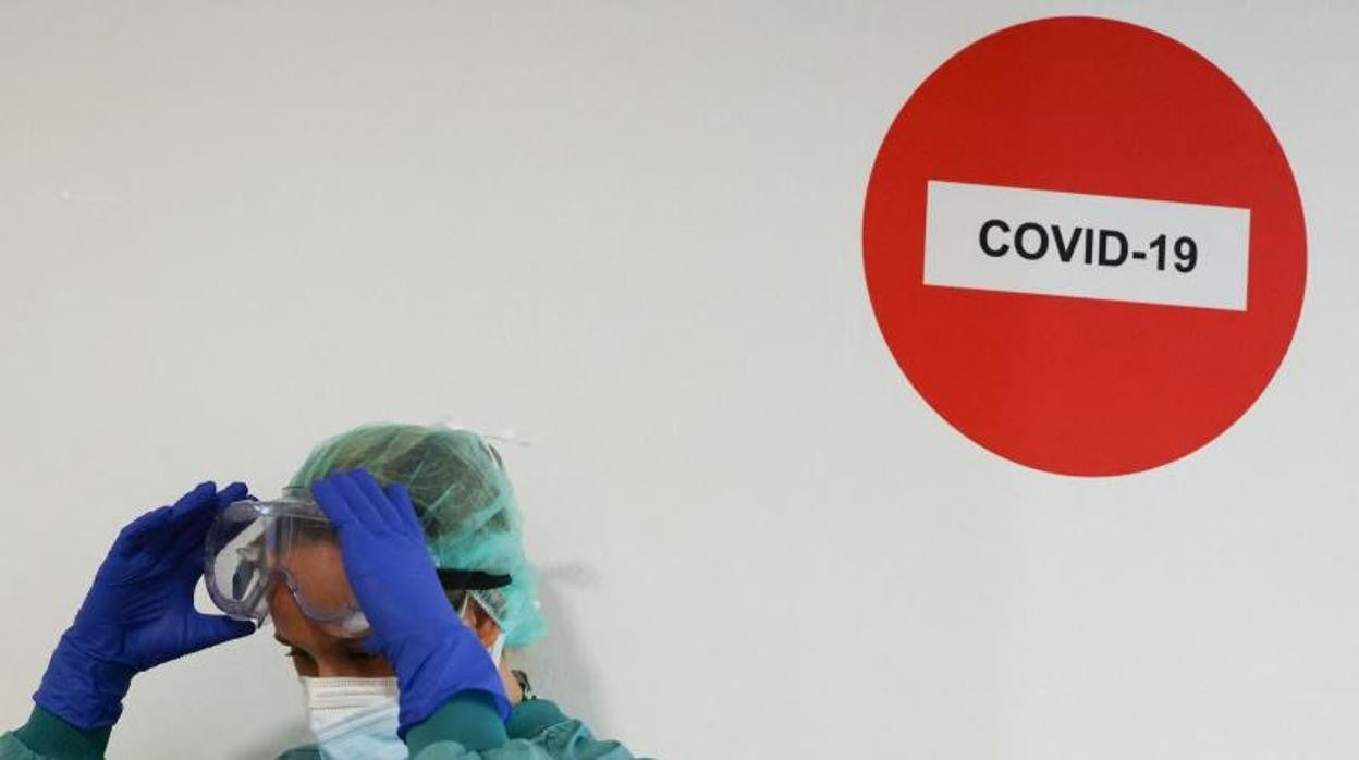 Personal sanitario se prepara para tratar con pacientes Covid