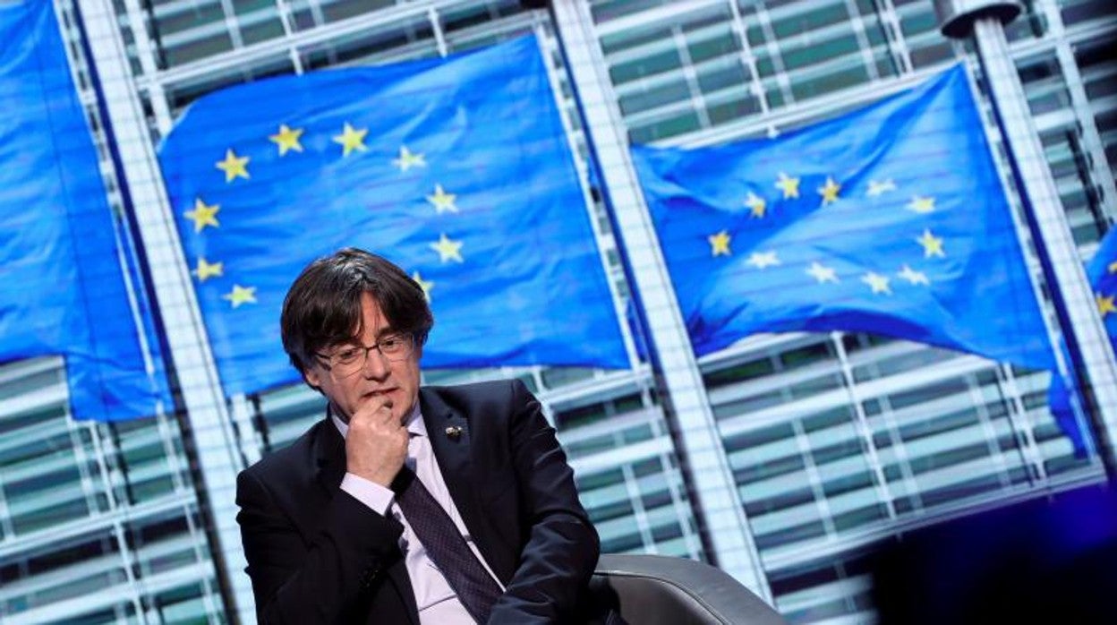 El fugado de la justicia española y expresidente de Cataluña, Carles Puigdemont, en Bruselas, en 2021