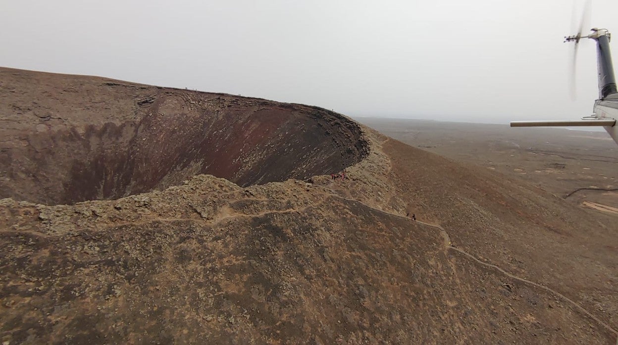 Rescate de una senderista en el cráter del volcán Calderón Hondo