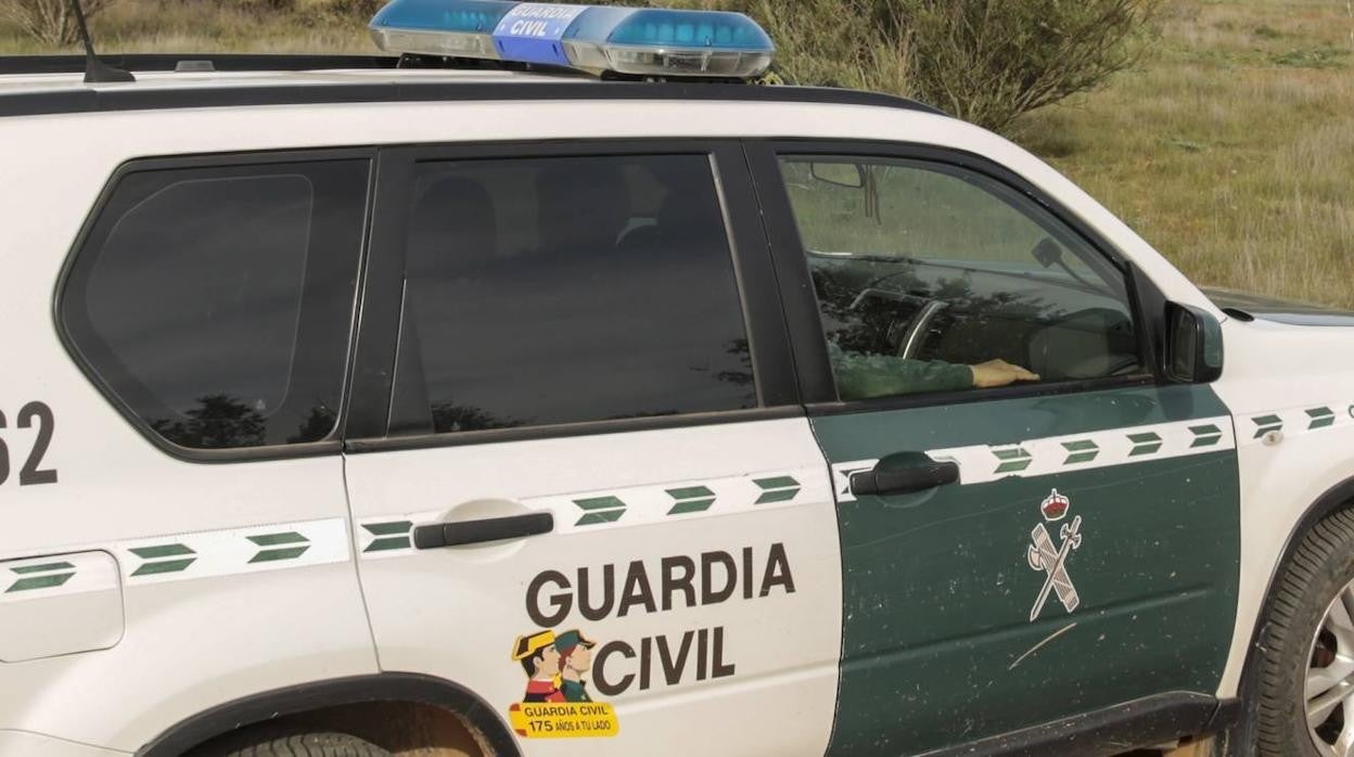 Foto de archivo de un coche de la Guardia Civil