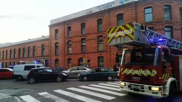 Los Bomberos de Palencia cortan el anillo de un paciente debido a la falta de riego en el dedo