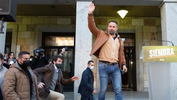 Abascal quiere «cambiar el rumbo y no que haya consejeros de Vox donde estaban los de Cs»