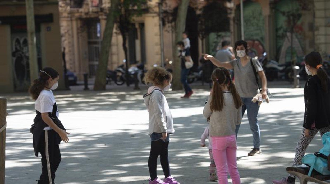 Los niños no deberán llevar mascarillas en el patio