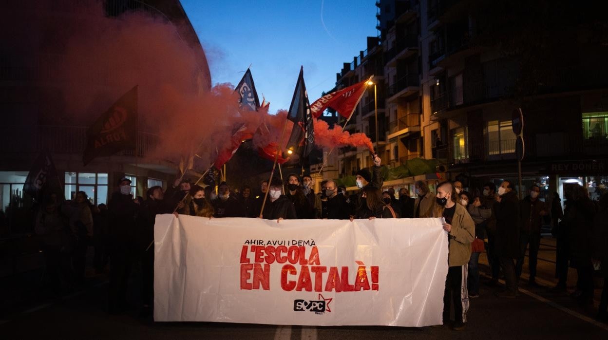 Manifestación del Sindicato de Estudiantes de los Países Catalanes en defensa de una escuela en catalán