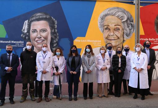 Vall d&#039;Hebron presenta un mural dedicado a las mujeres científicas