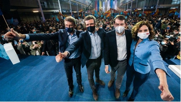 Casado pone en pie a su partido en el cierre de campaña con su defensa de España frente al «maltrato» de Sánchez: «El PP o el caos»