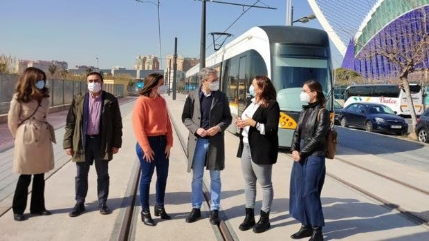 El tranvía ya circula por la nueva línea 10 del Metro de Valencia