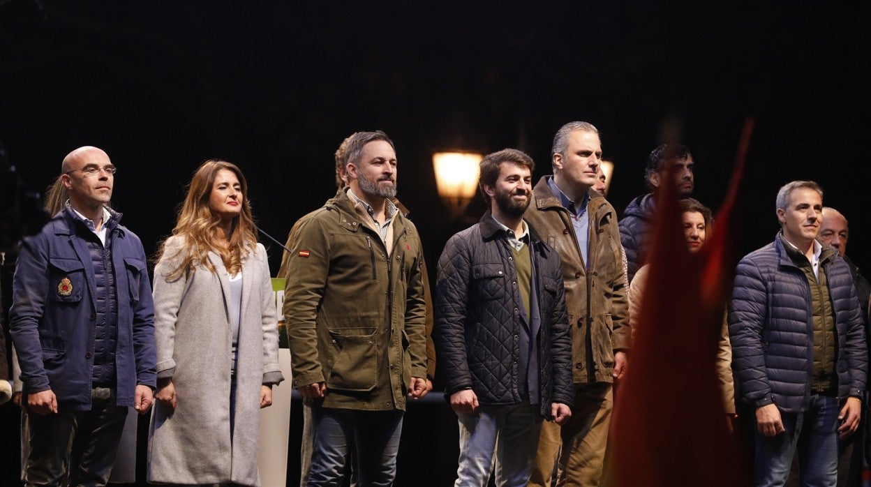 Dirigentes de Vox, con Abascal al frente, en la campaña de Castilla y León