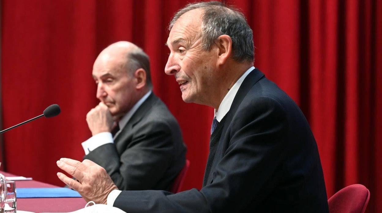 Seminario en la Universidad de Burgos, con Miquel Roca Junyent y el expresidente del Senado, Juan José Laborda