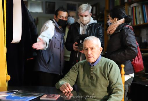 Alfredo, el abuelo, durante la grabación del vídeo