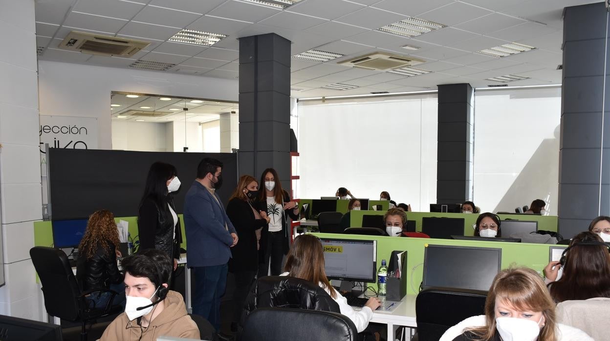 García Élez ha visitado este martes la empresa de telemarketing ‘Proyección Creativa’