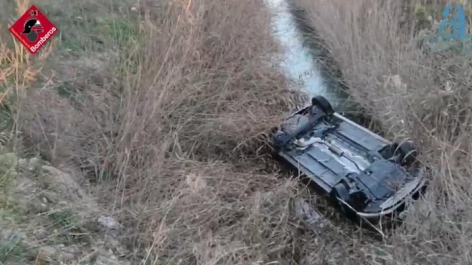 Una conductora muere atrapada en su coche boca abajo en una acequia en El Hondo de Elche