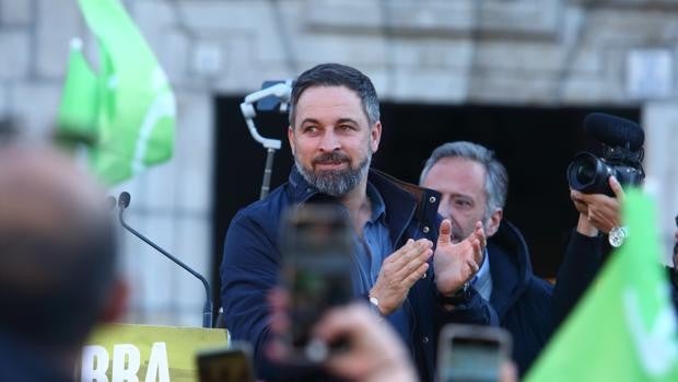 Abascal descarta líneas rojas para apoyar a Mañueco, pero insiste en que su partido tiene derecho a entrar en la Junta