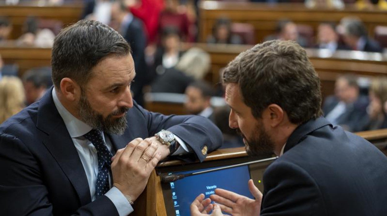 Santiago Abascal y Pablo Casado, en la constitución de las Cortes de la XIV Legislatura