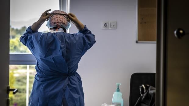 Los médicos amenazan con llevar a Ximo Puig a los tribunales tras acusarles de robar mascarillas «sin pruebas»
