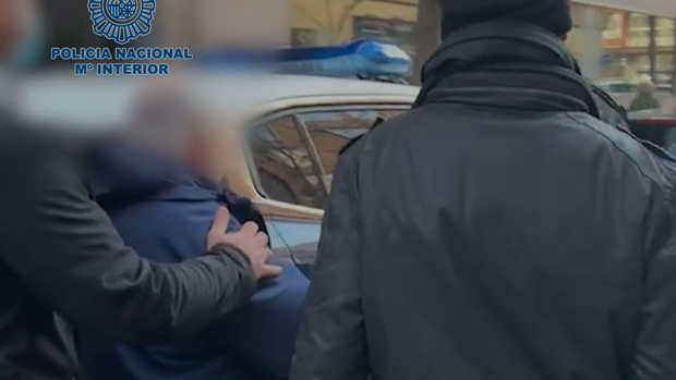 Detenido en Madrid un fugitivo condenado por delitos de estafa del clásico timo del 'nazareno'