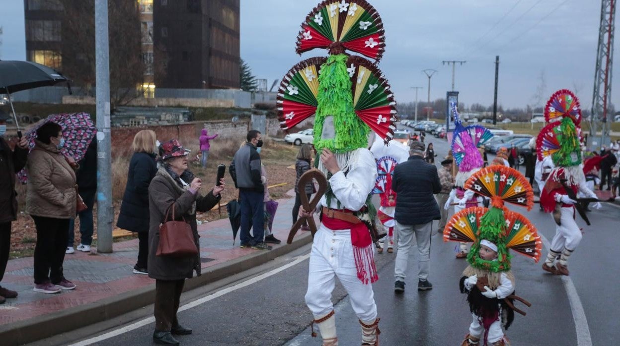 Desfile de los antruejos de la provincia de León por las calles de la capital